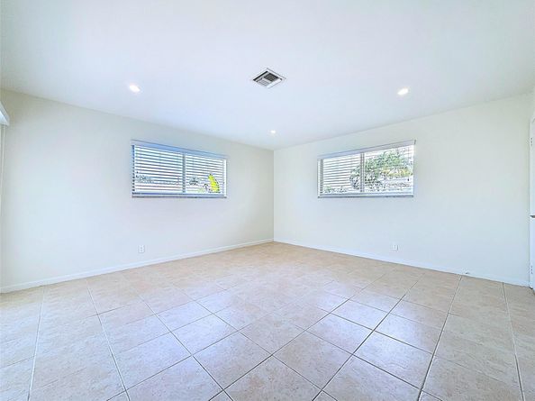 2910 NE 19th St, Pompano Beach FL 33062