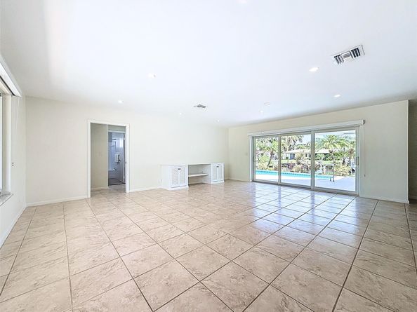 2910 NE 19th St, Pompano Beach FL 33062