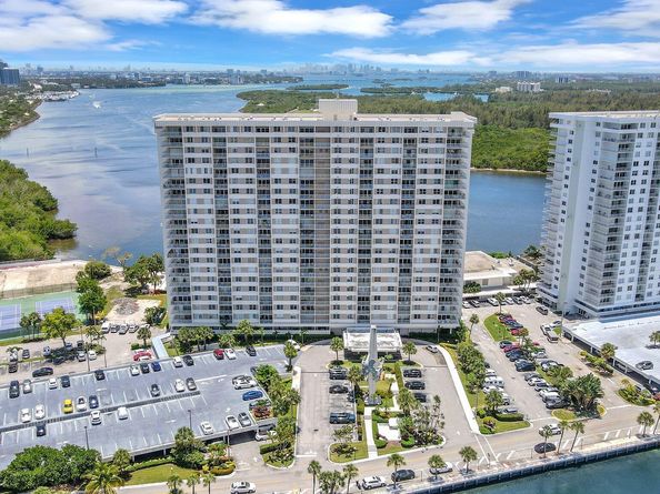 300 Bayview Drive 1703, Sunny Isles Beach FL 33160