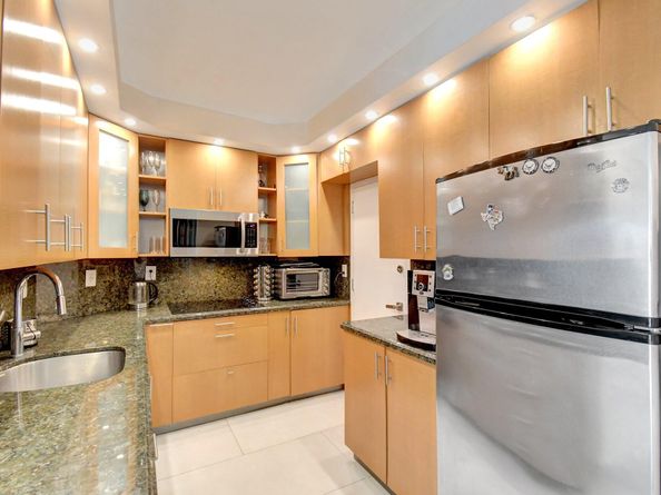 300 Bayview Drive 1703, Sunny Isles Beach FL 33160