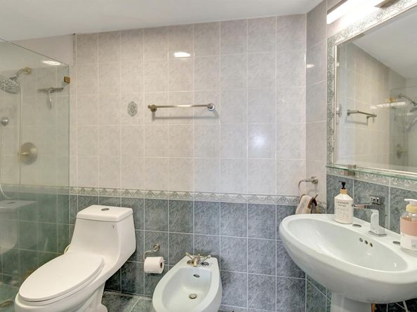 300 Bayview Drive 1703, Sunny Isles Beach FL 33160