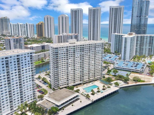300 Bayview Drive 1703, Sunny Isles Beach FL 33160