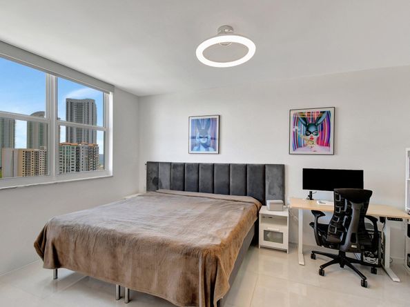 300 Bayview Drive 1703, Sunny Isles Beach FL 33160