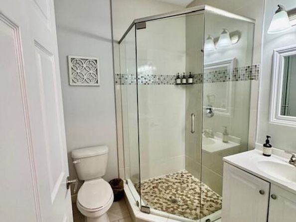 335 Kenilworth Boulevard 13, West Palm Beach FL 33405