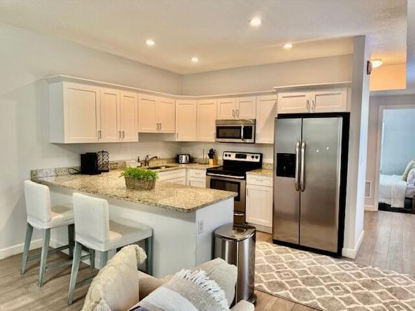 335 Kenilworth Boulevard 13, West Palm Beach FL 33405