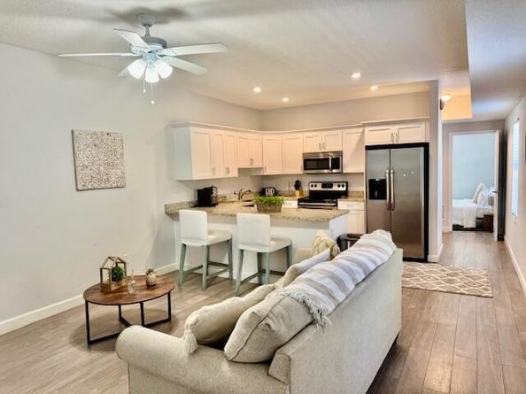 335 Kenilworth Boulevard 13, West Palm Beach FL 33405