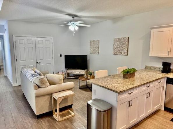335 Kenilworth Boulevard 13, West Palm Beach FL 33405