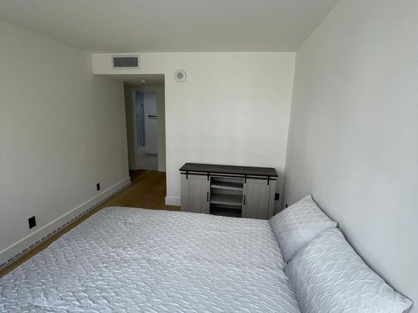 17011 N Bay Road 307, Sunny Isles Beach FL 33160
