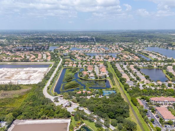 10637 Falls Street, Wellington FL 33414