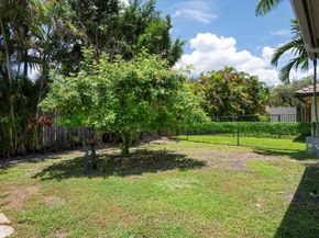 1024 NW 99th Ave, Plantation FL 33322