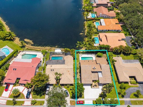 1024 NW 99th Ave, Plantation FL 33322