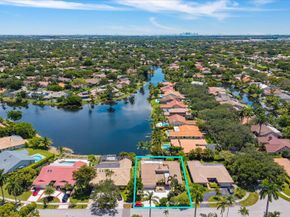 1024 NW 99th Ave, Plantation FL 33322