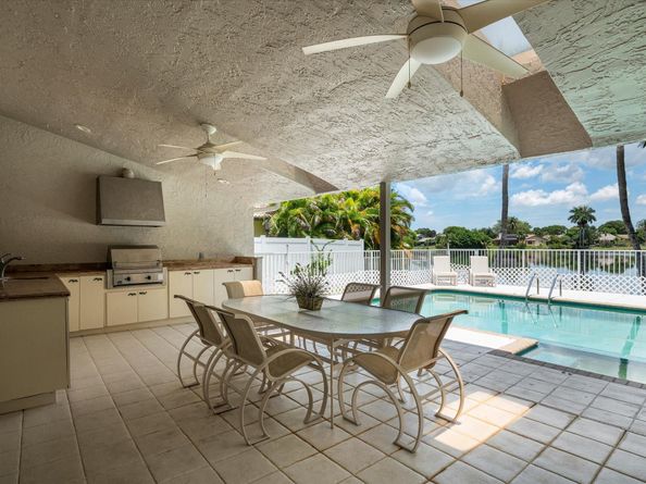 1024 NW 99th Ave, Plantation FL 33322