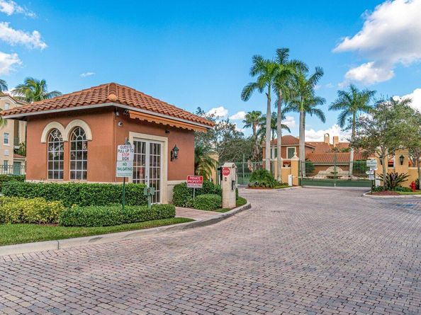 11760 Saint Andrews Place 302, Wellington FL 33414