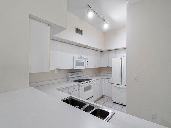 11760 Saint Andrews Place 302, Wellington FL 33414