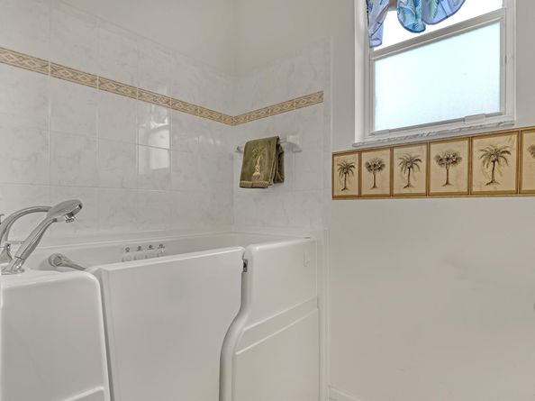 9466 Lantern Bay Circle, West Palm Beach FL 33411