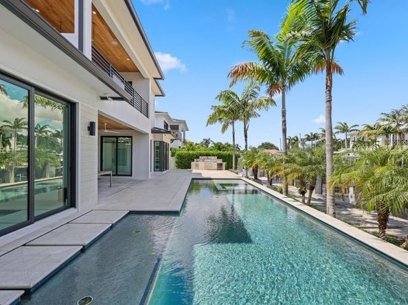 933 Allamanda Drive, Delray Beach FL 33483