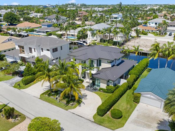 933 Allamanda Drive, Delray Beach FL 33483