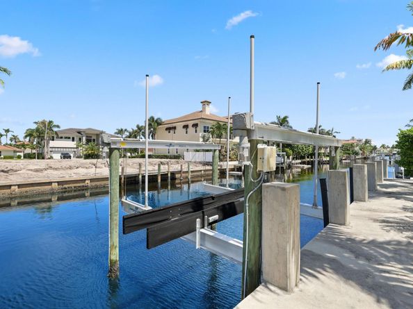 933 Allamanda Drive, Delray Beach FL 33483