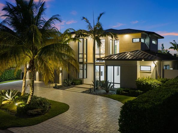 933 Allamanda Drive, Delray Beach FL 33483