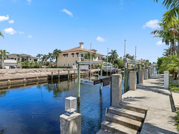 933 Allamanda Drive, Delray Beach FL 33483