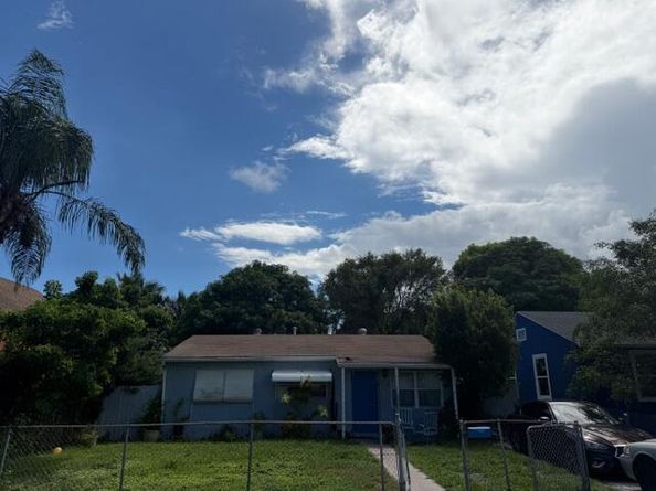 628 49th Street, West Palm Beach FL 33407