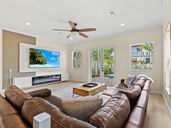 1121 NE 14th Ave, Fort Lauderdale FL 33304