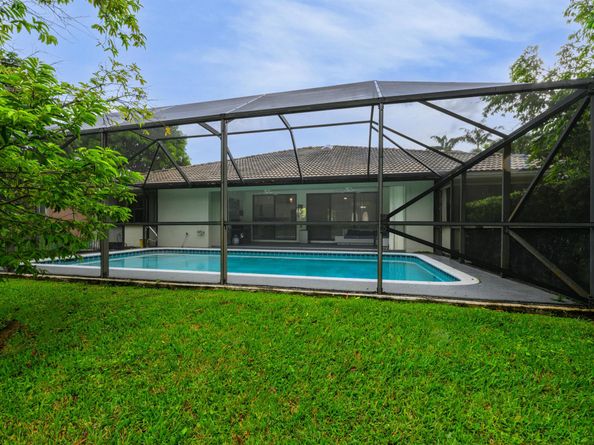 221 Cypress Trace, Royal Palm Beach FL 33411
