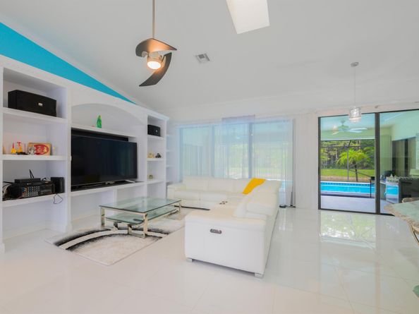 221 Cypress Trace, Royal Palm Beach FL 33411