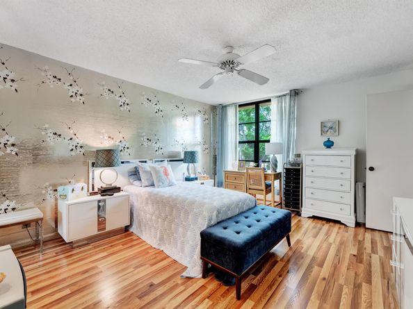 5929 Coral Lake Drive 305, Margate FL 33063