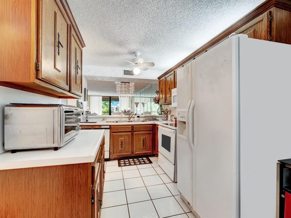 5929 Coral Lake Drive 305, Margate FL 33063
