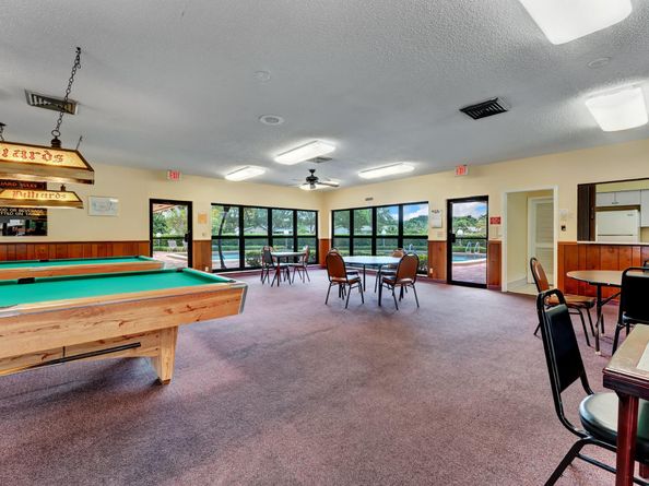 5929 Coral Lake Drive 305, Margate FL 33063