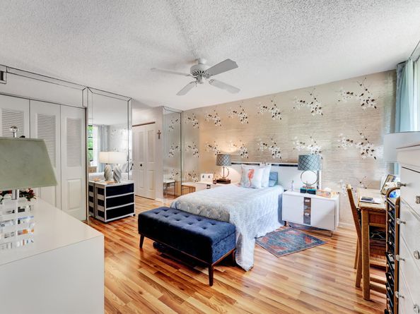 5929 Coral Lake Drive 305, Margate FL 33063
