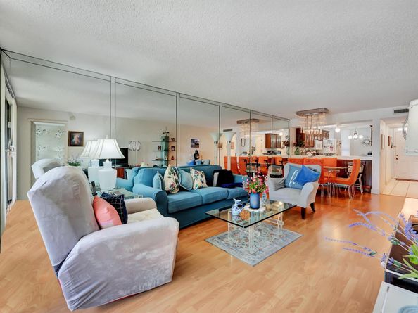 5929 Coral Lake Drive 305, Margate FL 33063