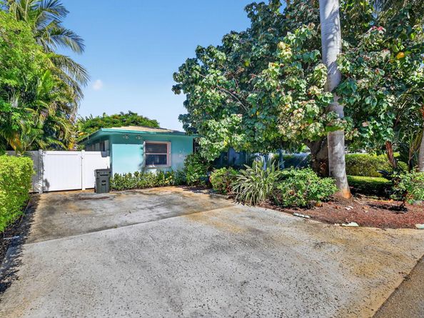 1248 NE 8th Avenue, Delray Beach FL 33483