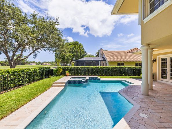 16 Glencairn Road, Palm Beach Gardens FL 33418