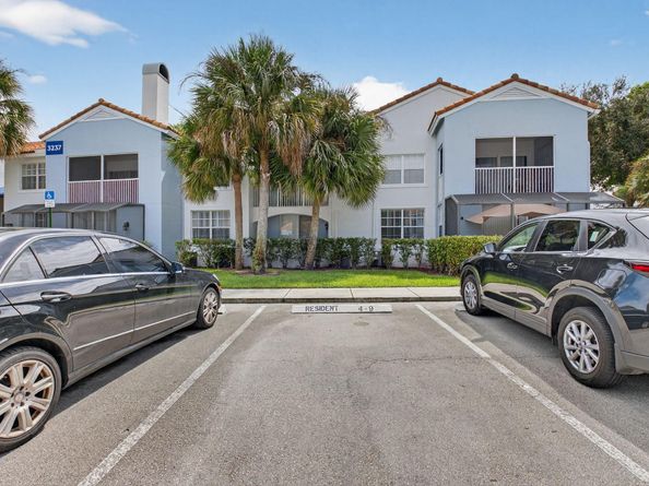 3237 Clint Moore Rd 206, Boca Raton FL 33496