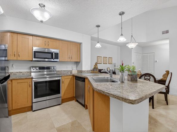 3237 Clint Moore Rd 206, Boca Raton FL 33496