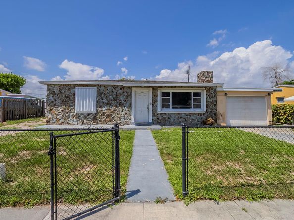 2353 Beech Rd, West Palm Beach FL 33409