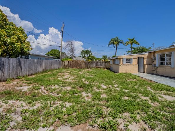 2353 Beech Rd, West Palm Beach FL 33409