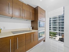 475 Brickell Ave 1815, Miami FL 33131