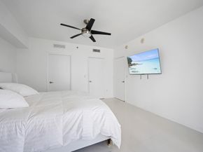 475 Brickell Ave 1815, Miami FL 33131
