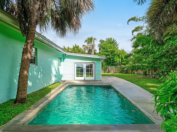 400 Northlake Drive, North Palm Beach FL 33408