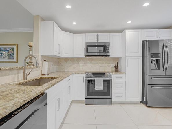 250 John F Kennedy Drive 101, Atlantis FL 33462