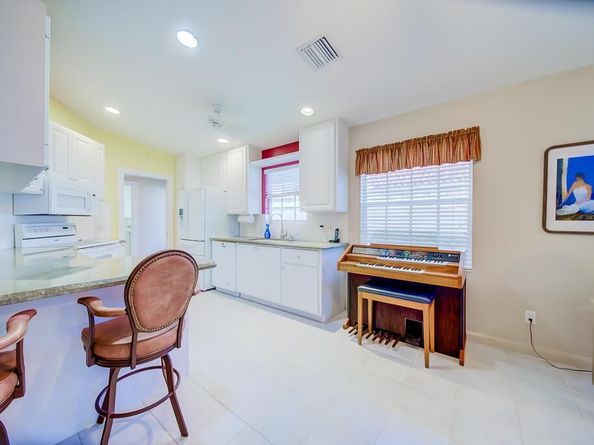 2708 Livingston Lane, West Palm Beach FL 33411