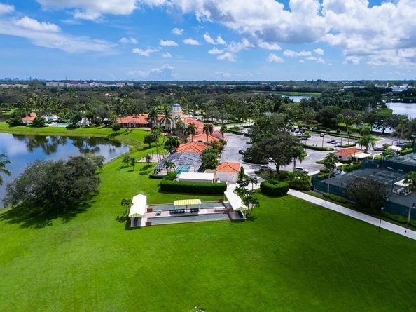 2708 Livingston Lane, West Palm Beach FL 33411