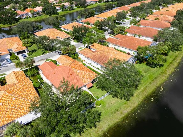 2708 Livingston Lane, West Palm Beach FL 33411