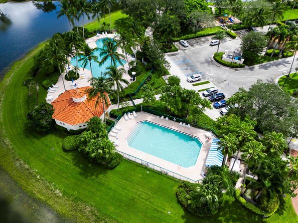 2708 Livingston Lane, West Palm Beach FL 33411