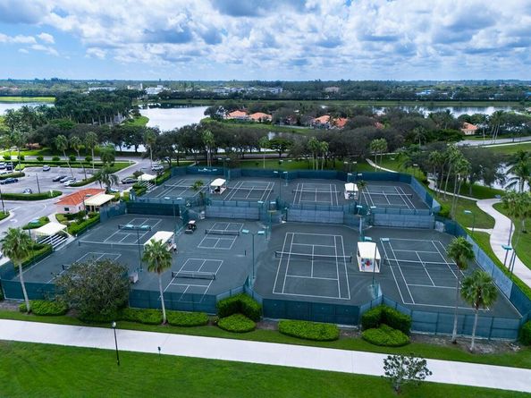2708 Livingston Lane, West Palm Beach FL 33411