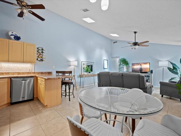 5261 Eagle Lake Drive, Palm Beach Gardens FL 33418